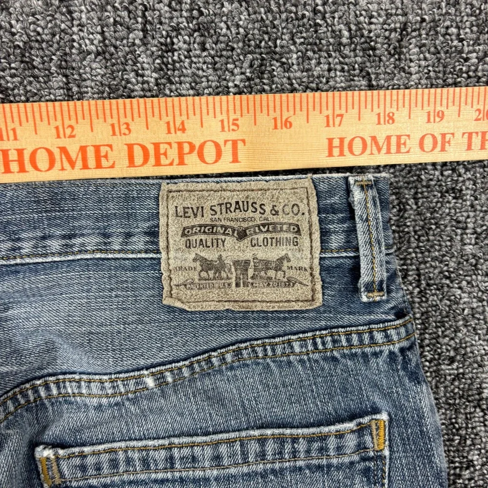 Levi's Classic Relaxed Straight 559 Jeans Medium Wash Denim Blue 36x30